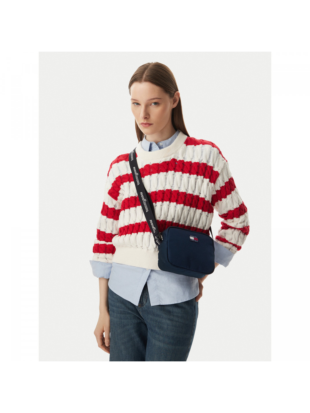 Kabelka Tommy Jeans Tjw Ess Daily Crossover AW0AW18769 Tmavomodrá